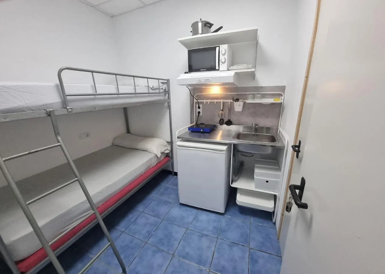 Albergue Cristina Habitaciones Con Bano Privado Y Mini Cocina Corralejo Hostel